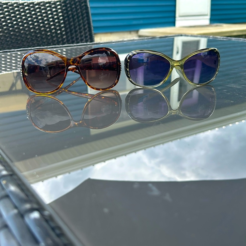 2 pair fashion sunglasses